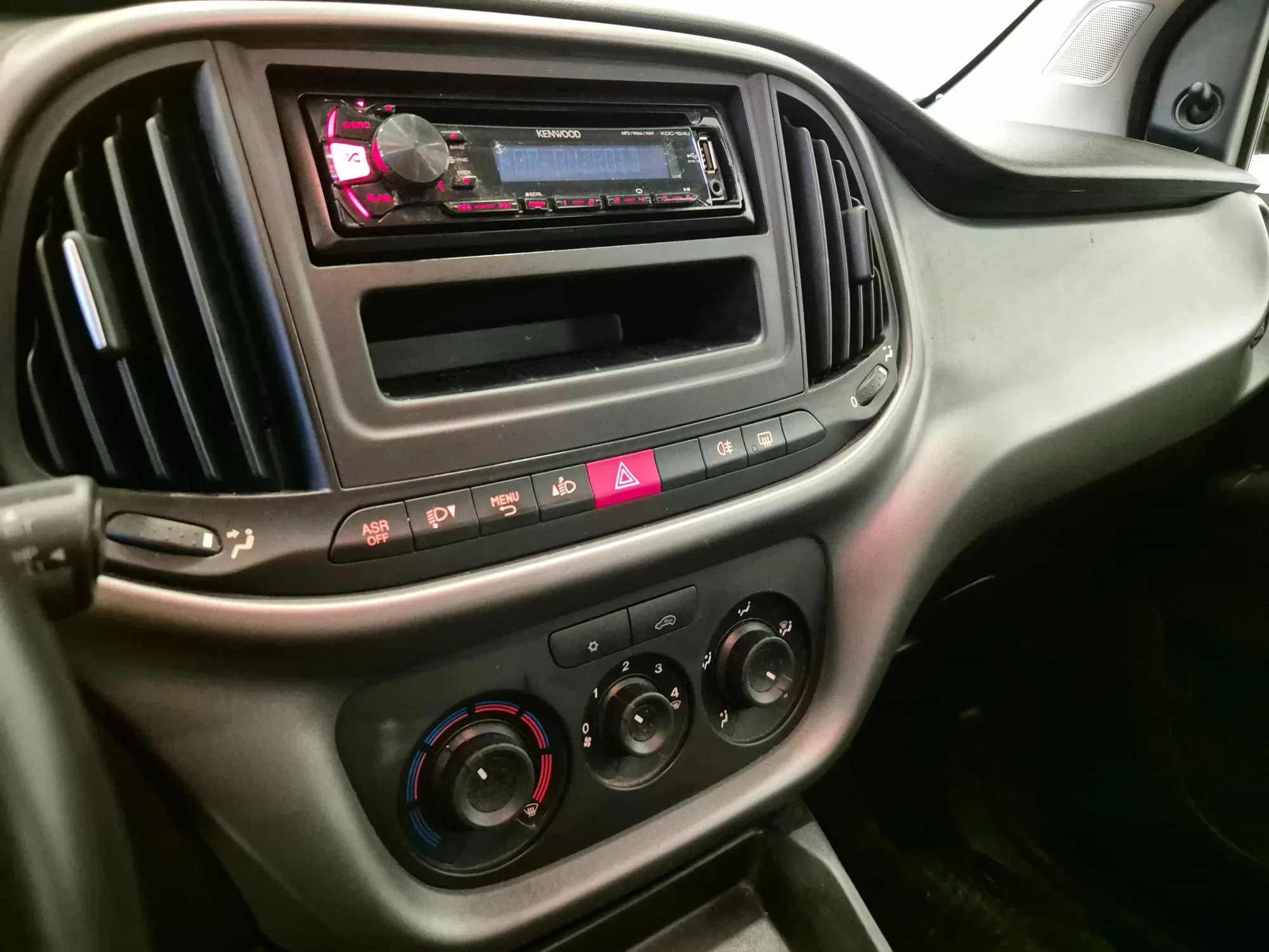 Fiat Doblo 1.4 16v Pop 95cv -NEOPATENTATI - UNIPROPRIETARIO - Sens. Park. foto 18