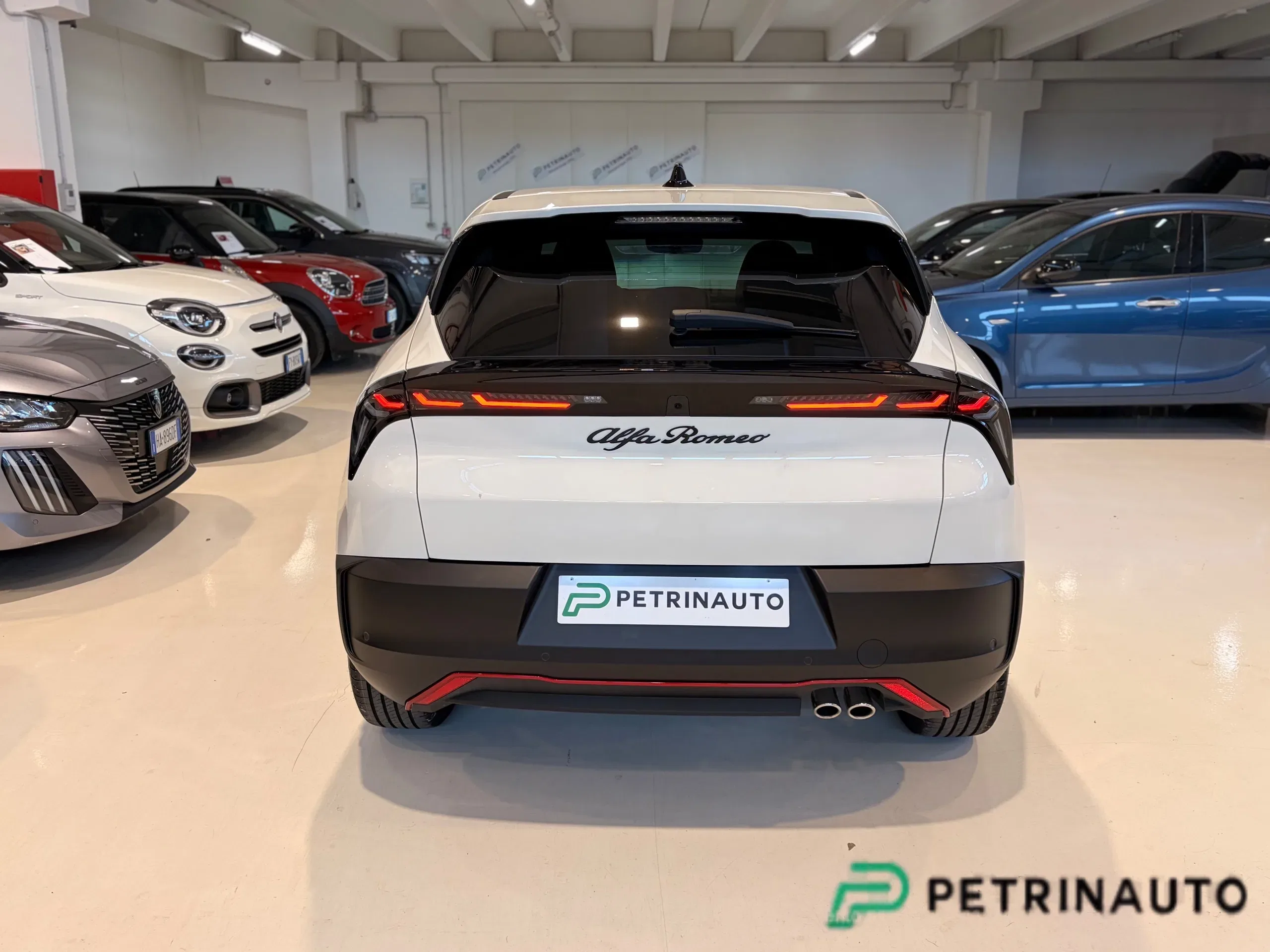 Alfa Romeo Junior 1.2 ibrida Speciale 145cv edct6 Pack Tecno // USO PETRINAUTO // foto 7