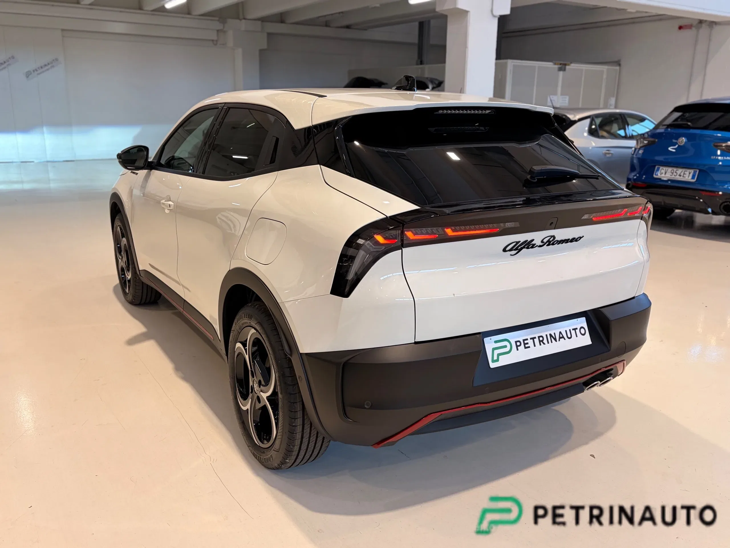Alfa Romeo Junior 1.2 ibrida Speciale 145cv edct6 Pack Tecno // USO PETRINAUTO // foto 8