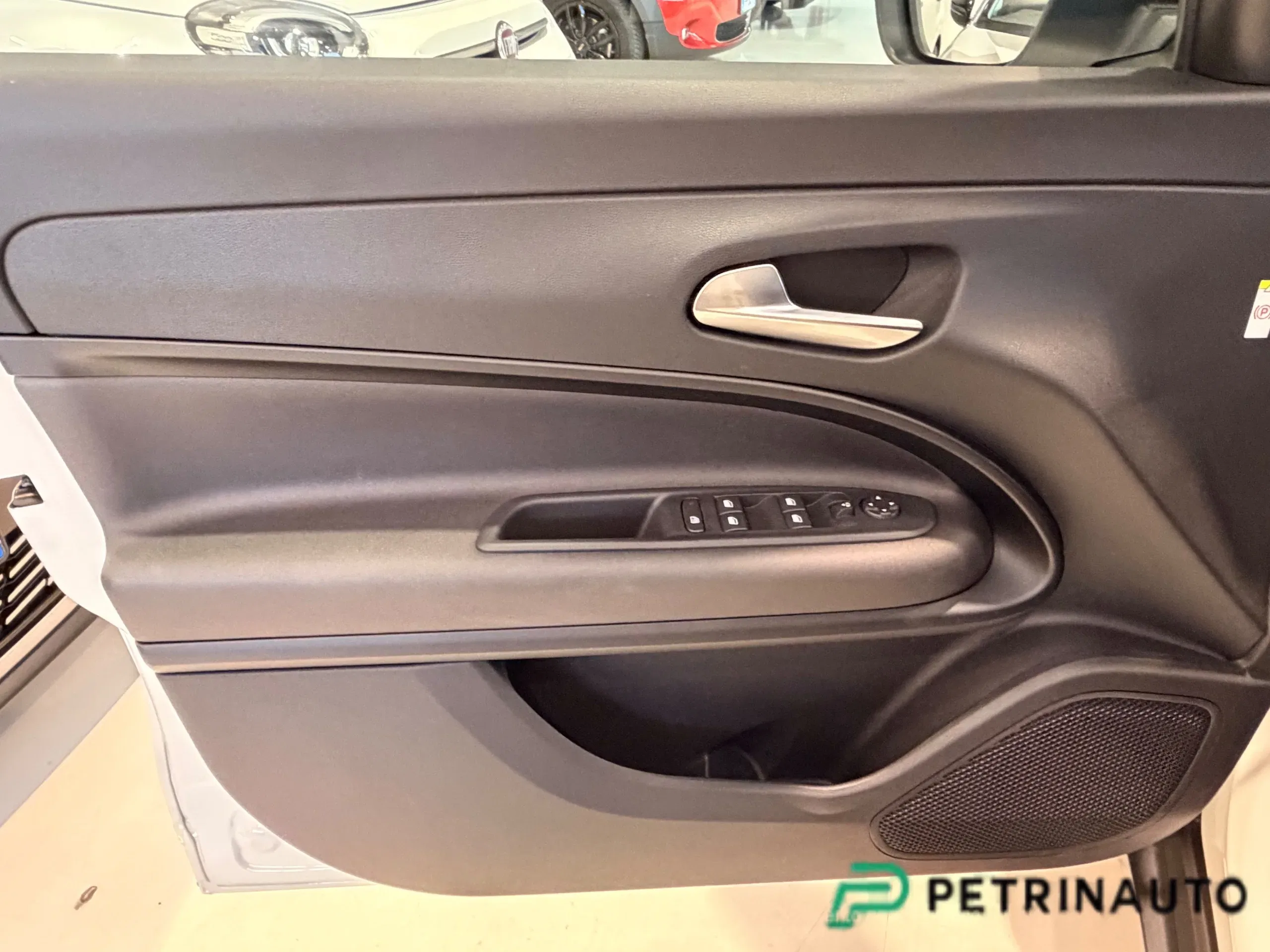 Alfa Romeo Junior 1.2 ibrida Speciale 145cv edct6 Pack Tecno // USO PETRINAUTO // foto 10