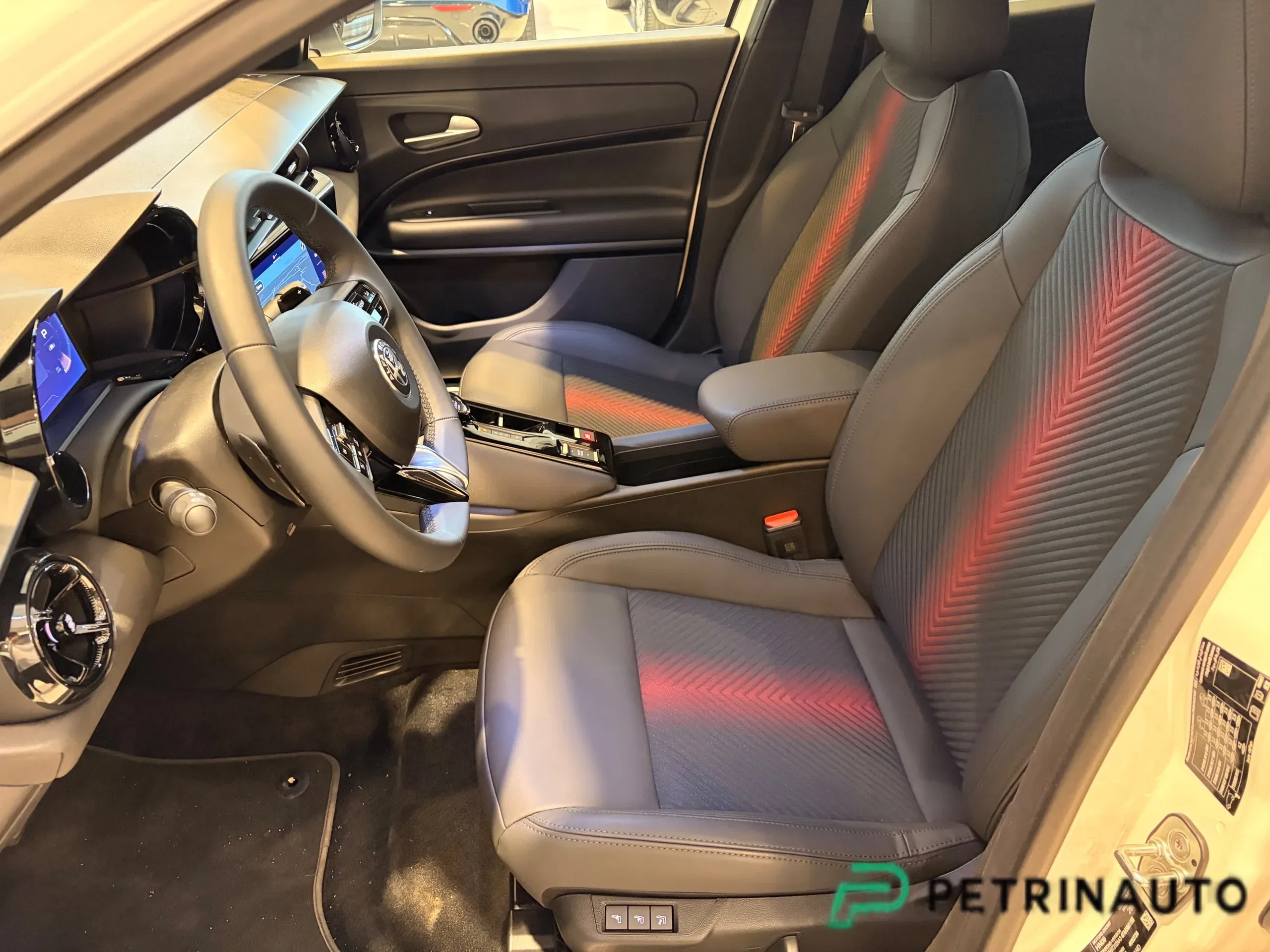 Alfa Romeo Junior 1.2 ibrida Speciale 145cv edct6 Pack Tecno // USO PETRINAUTO // foto 12