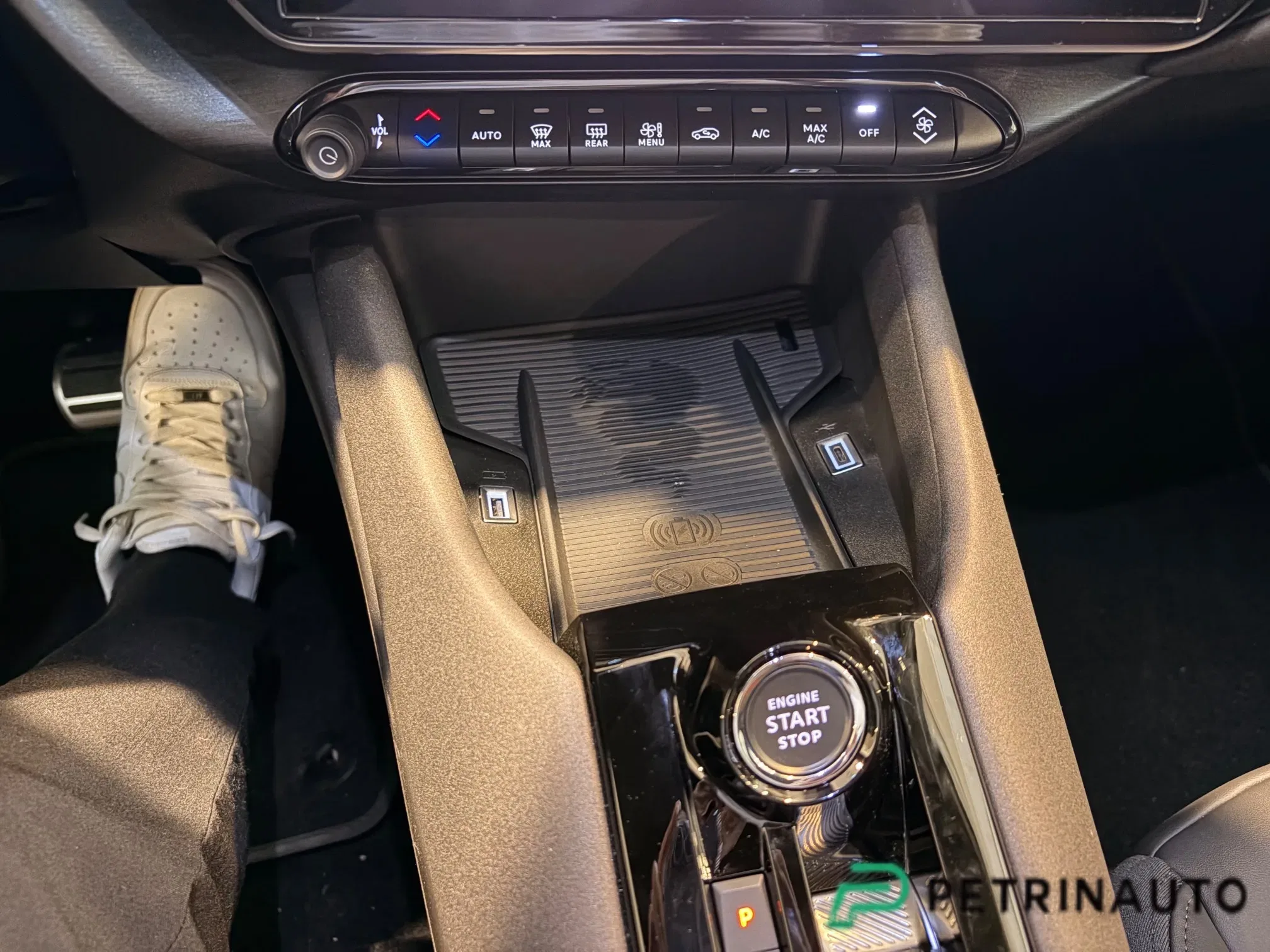 Alfa Romeo Junior 1.2 ibrida Speciale 145cv edct6 Pack Tecno // USO PETRINAUTO // foto 19