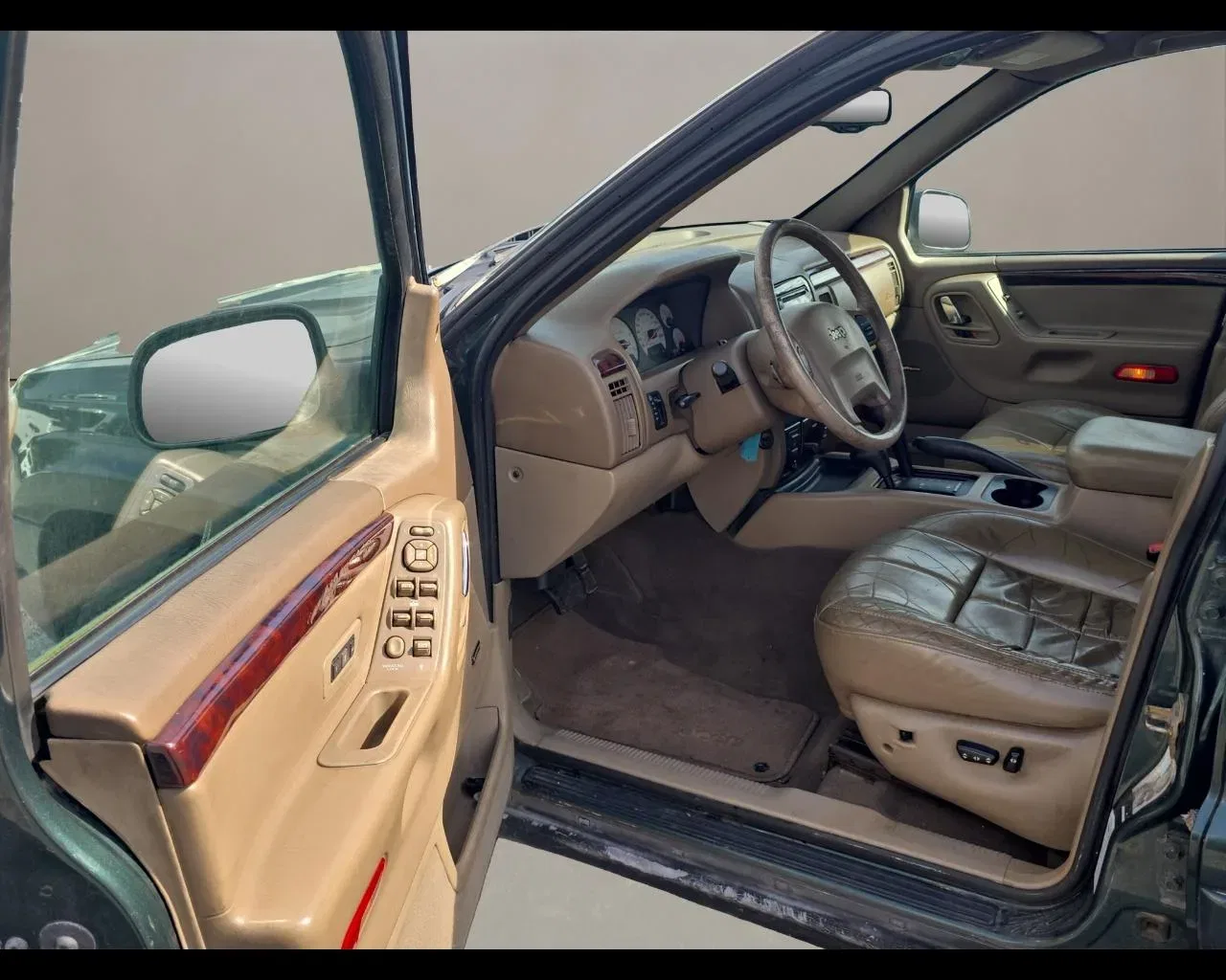 Jeep Grand Cherokee 3.1 TD cat Laredo foto 23