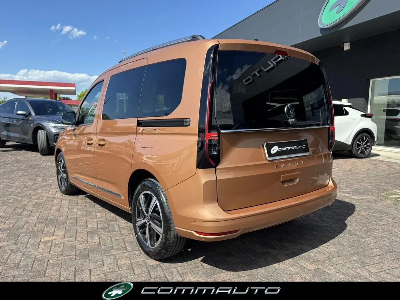 Volkswagen Caddy Pianale Ribassato 2.0 TDI 122 CV DSG Style foto 6