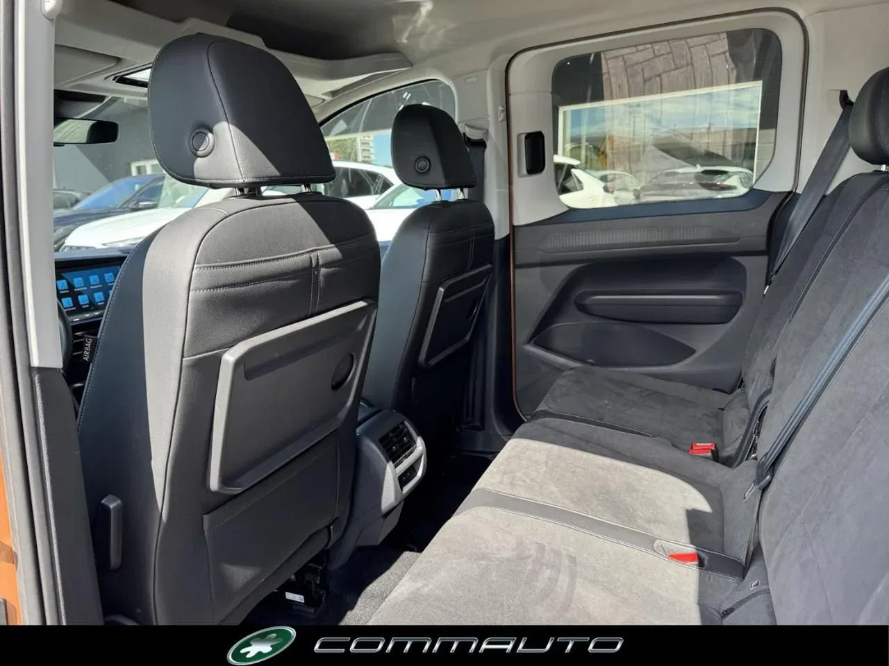 Volkswagen Caddy Pianale Ribassato 2.0 TDI 122 CV DSG Style foto 24