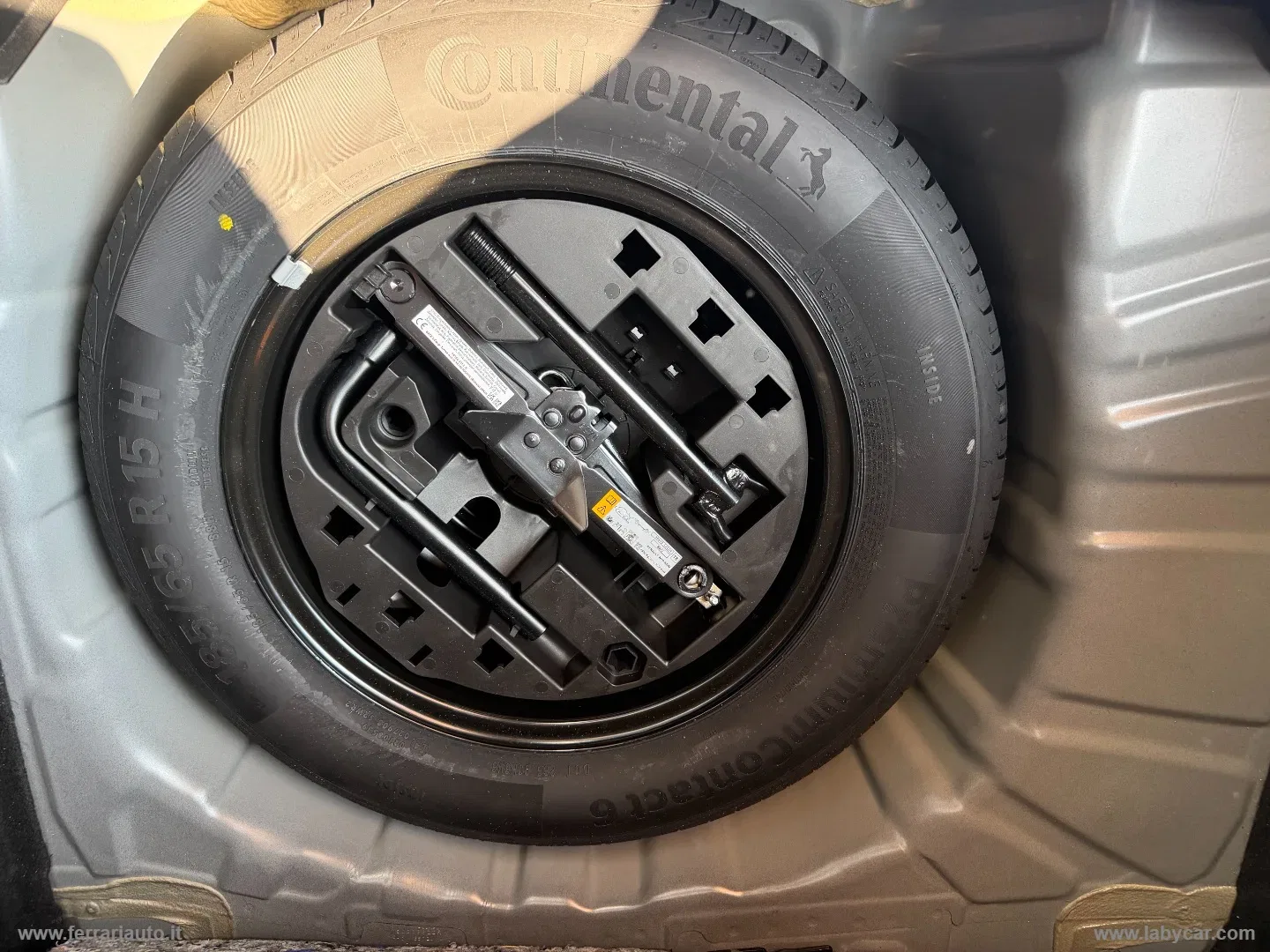 Renault Clio TCe 90 CV Techno CON GOMME ALL SEASON foto 6