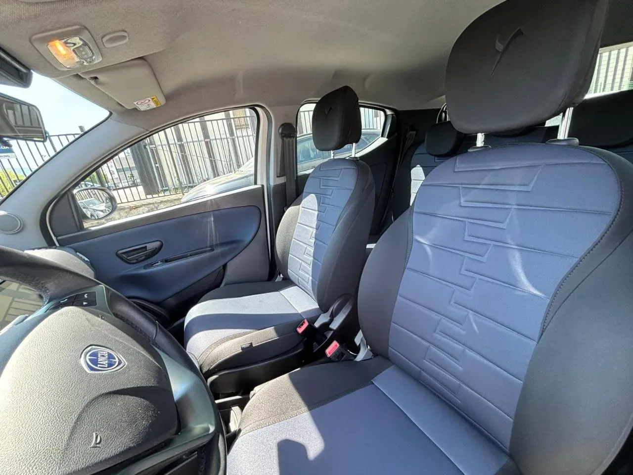 Lancia Ypsilon PROMO 1.0 firefly hybrid Gold s&s 70cv 5p.ti foto 10