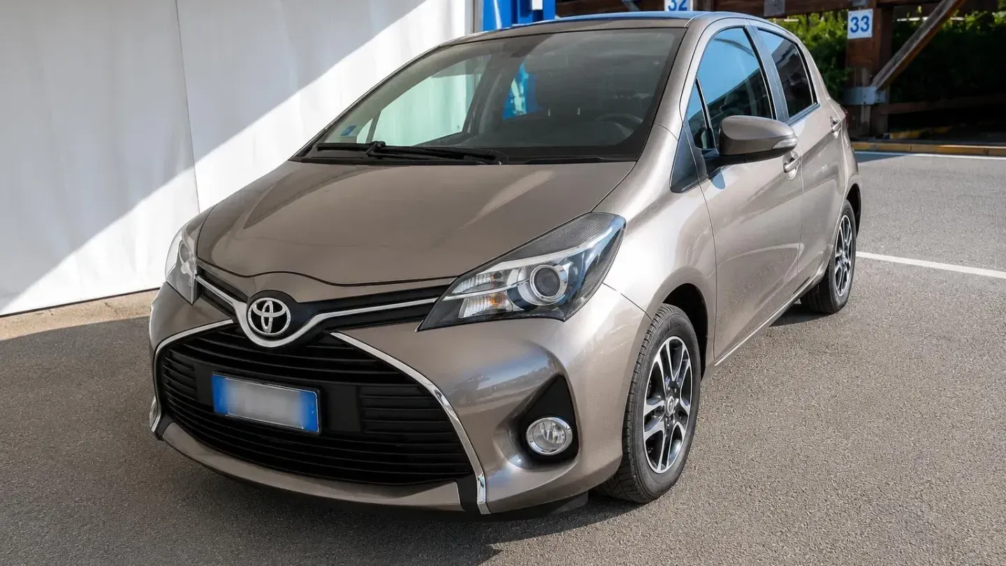 Toyota Yaris 1.3 5p. Lounge