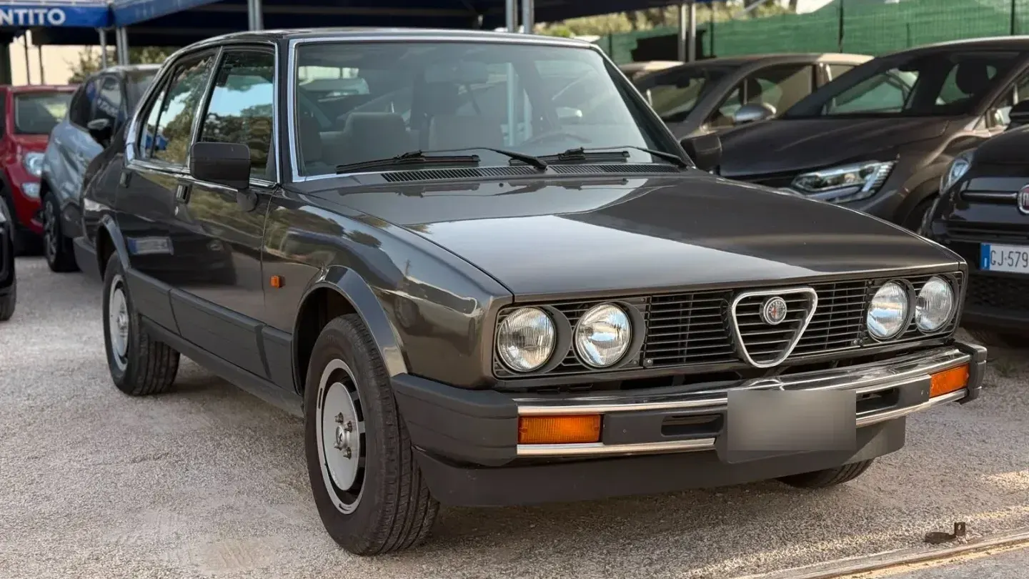 Alfa Romeo Alfetta 2.0i Quadrifoglio Oro