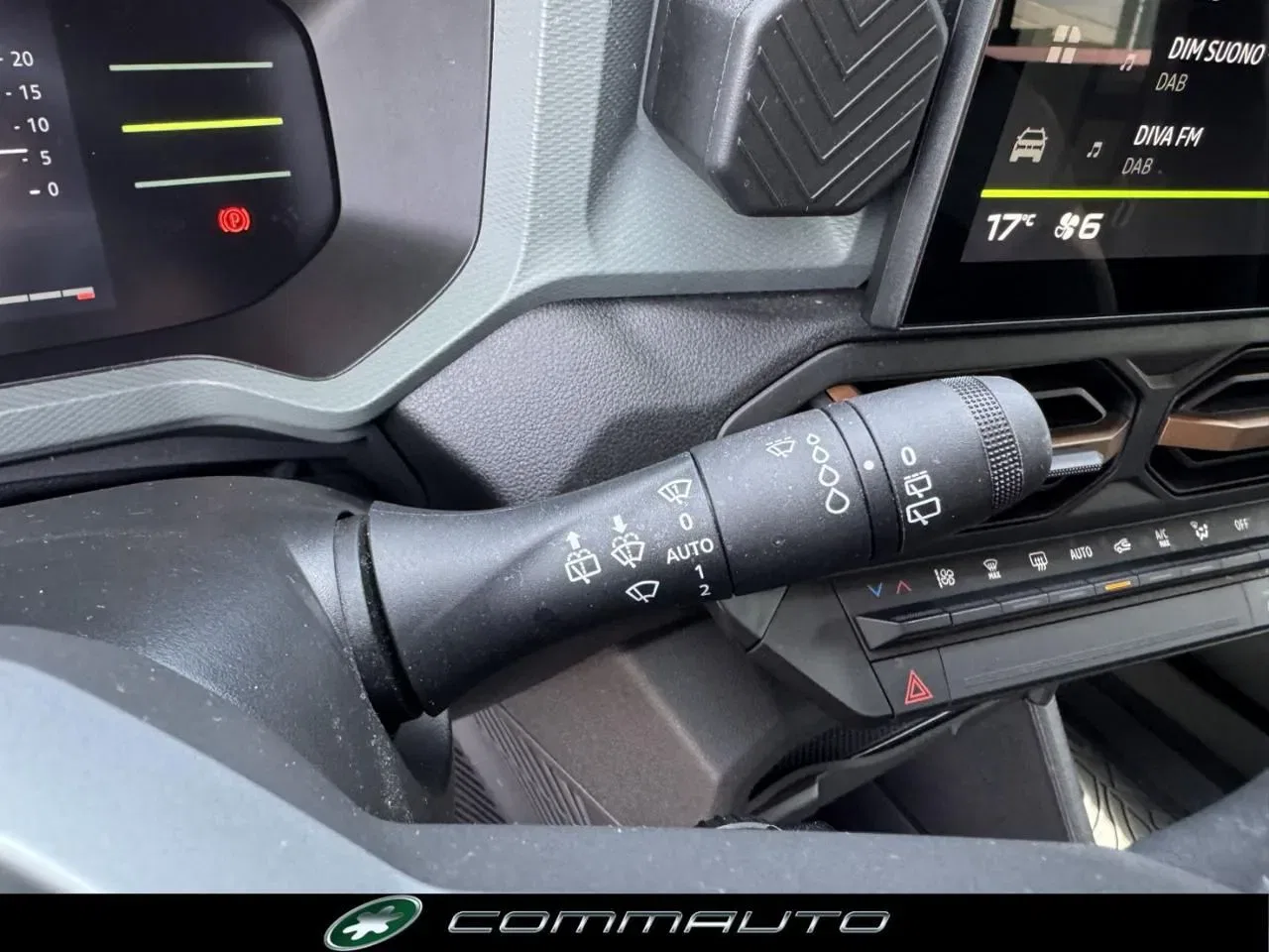 Dacia Duster Tce 130 CV MHEV 4x4 Extreme foto 16