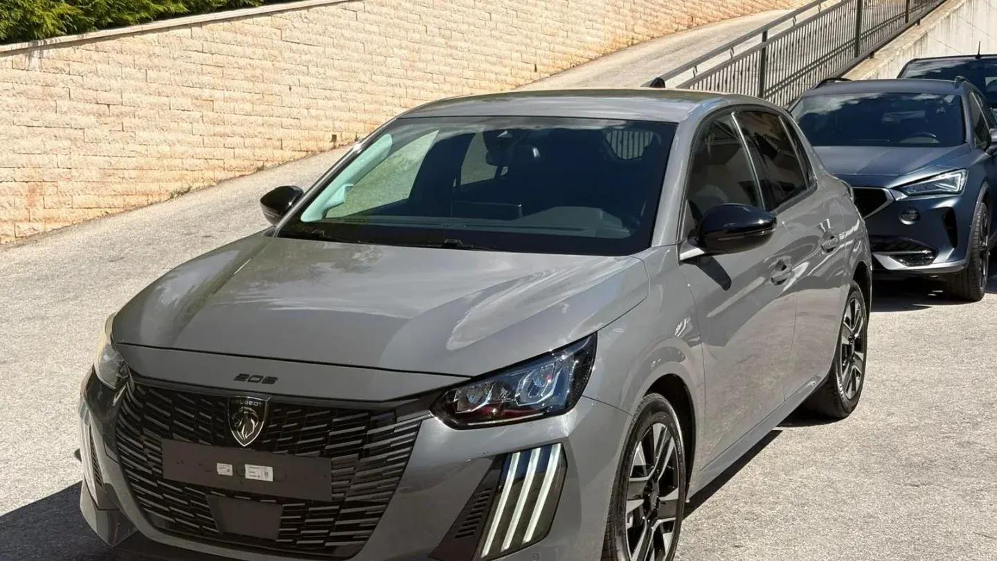 Peugeot 208 Hybrid 110 e-DCS6 Allure