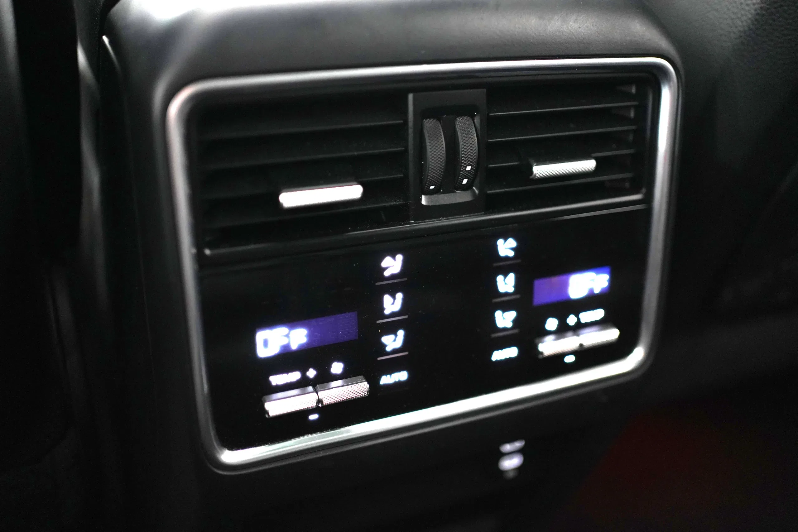 Porsche Cayenne 3.0 V6 E-Hybrid + Tetto apribile foto 12