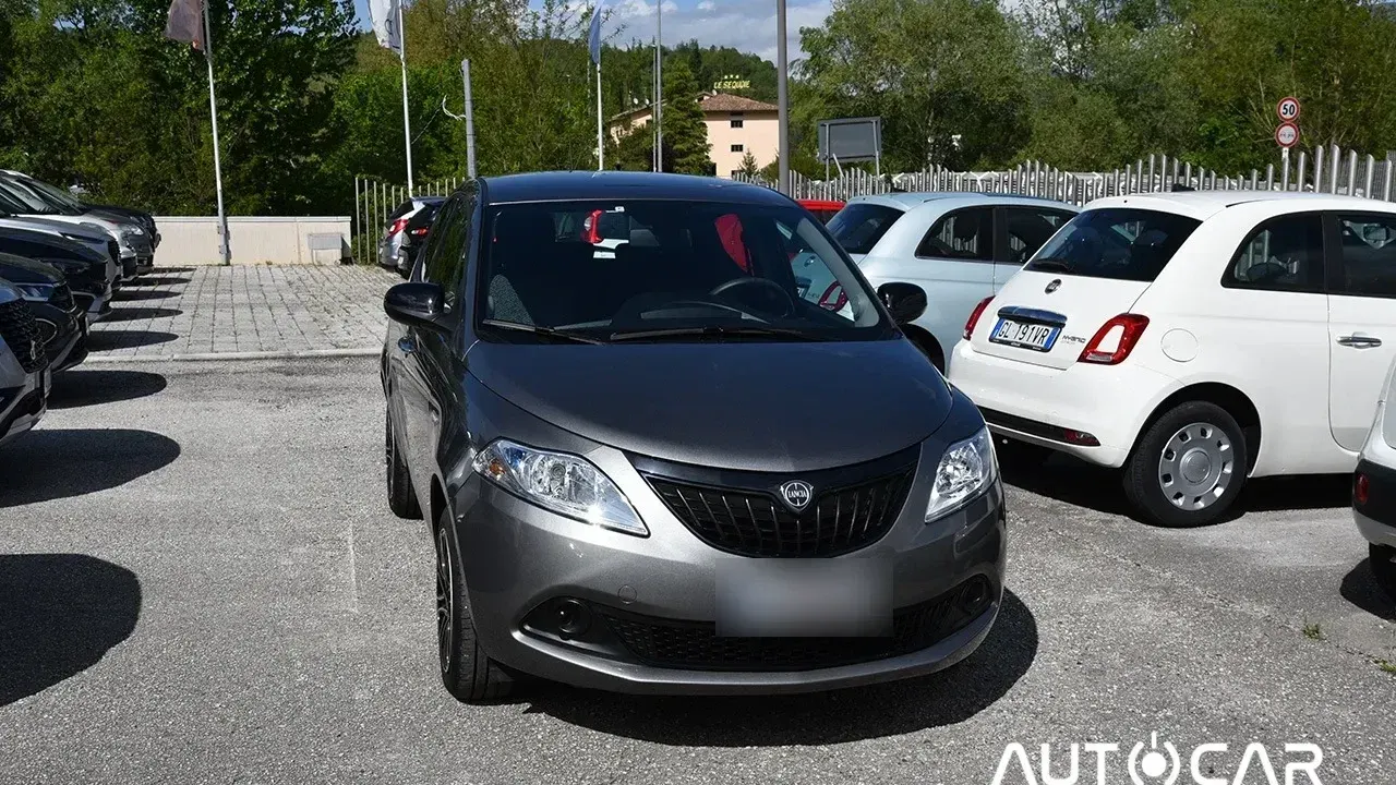 Lancia Ypsilon 1.0 FireFly 5p.S&S Hybrid Silver PLUS S