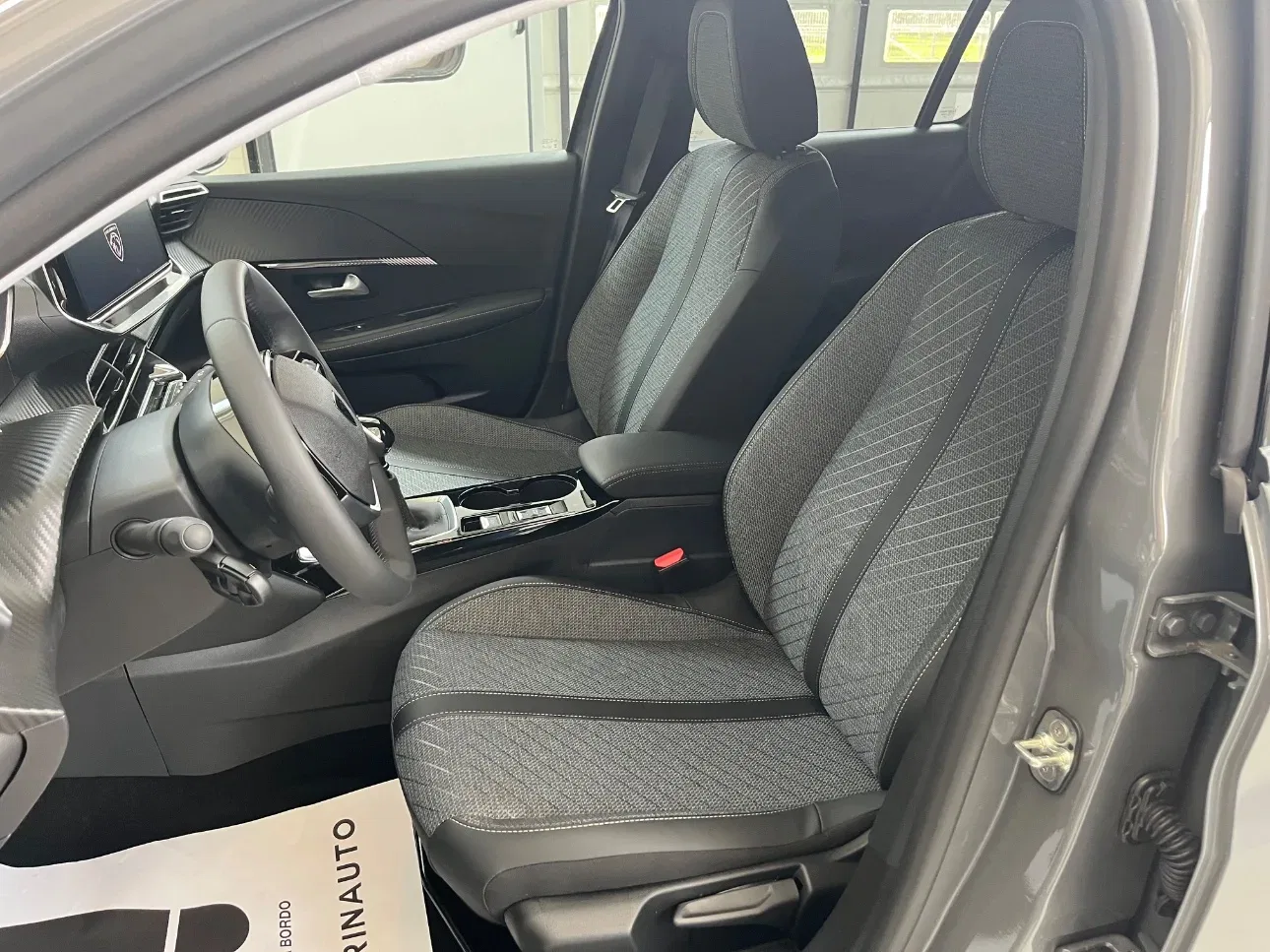 Peugeot 208 1.2 Allure s&s 100cv KM0 VISION & NAVI PACK foto 11