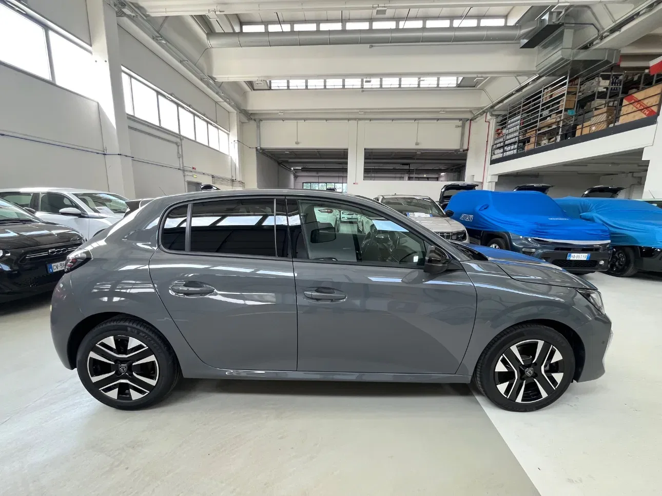 Peugeot 208 1.2 Allure s&s 100cv KM0 VISION & NAVI PACK foto 4