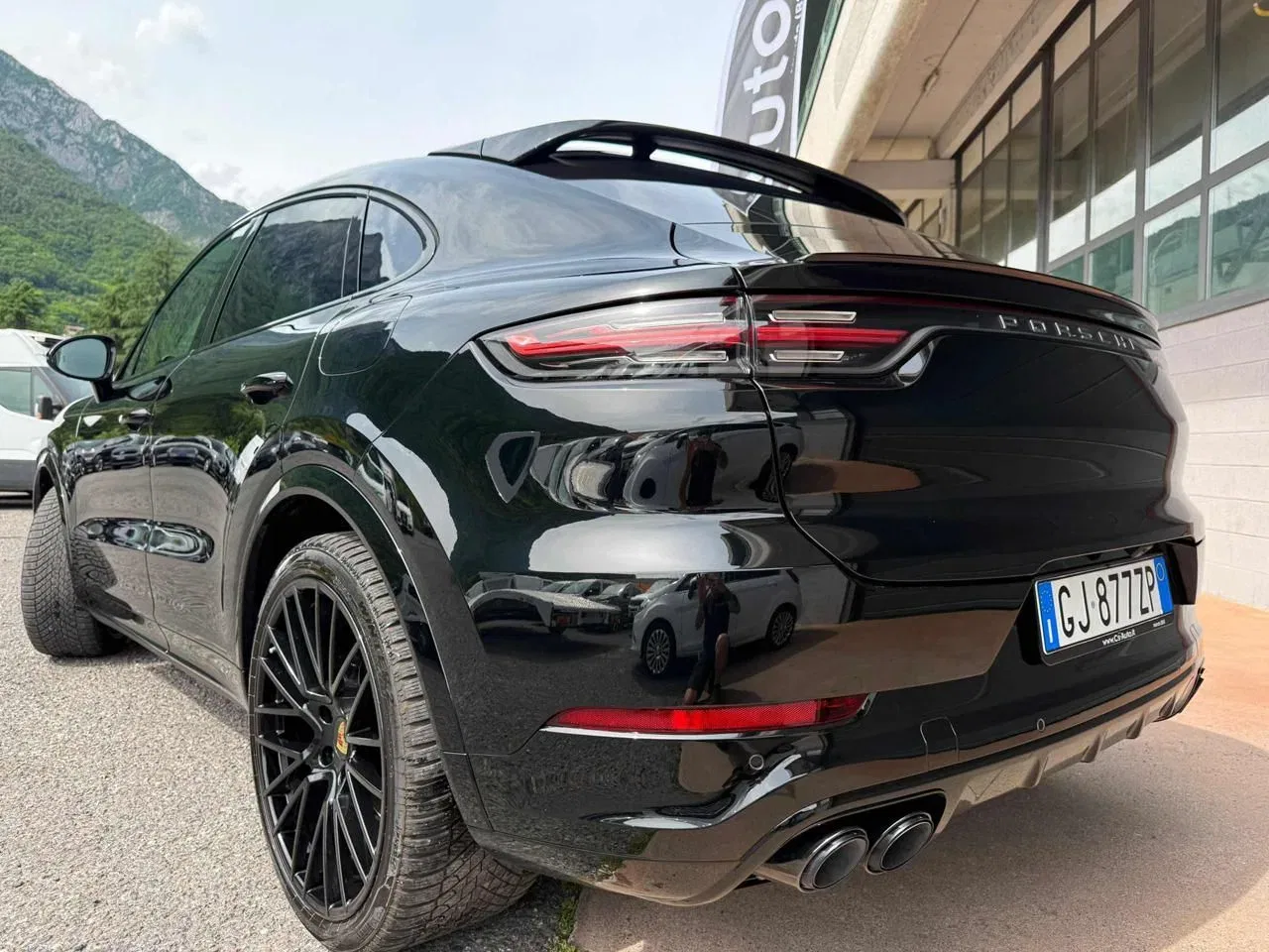 Porsche Cayenne e-Hybrid Coupe’ foto 7