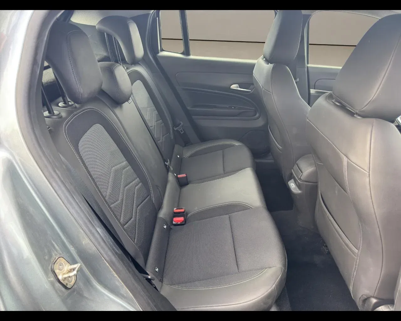 Jeep Avenger 1.2 Turbo 100 CV Altitude foto 18