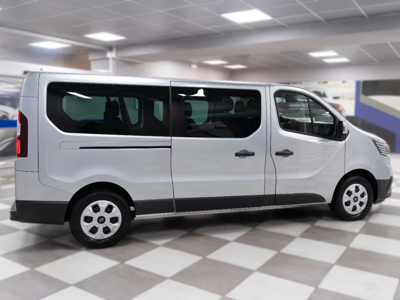 RENAULT Trafic Passenger 2.0 Blue DCI 150CV L2 Authentic foto 5