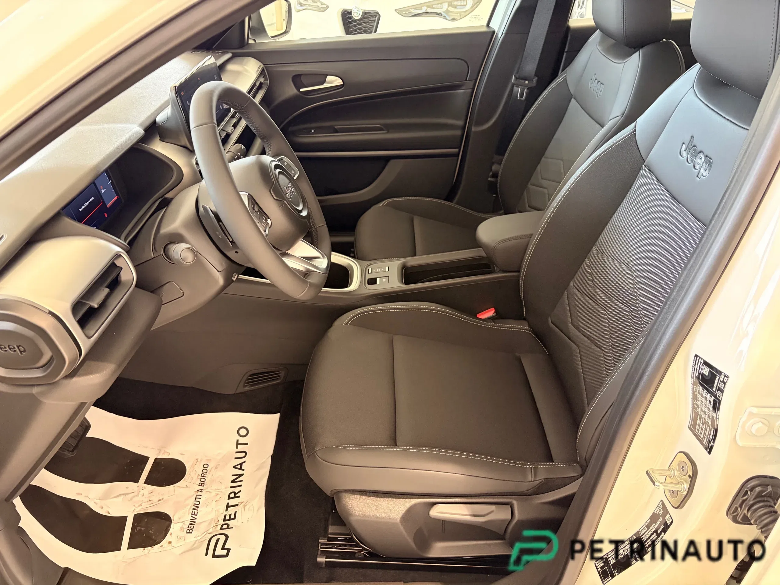 Jeep Avenger 1.2 turbo e-hybrid mhev Altitude fwd 110cv edct6 Km.0 Nazionale foto 11