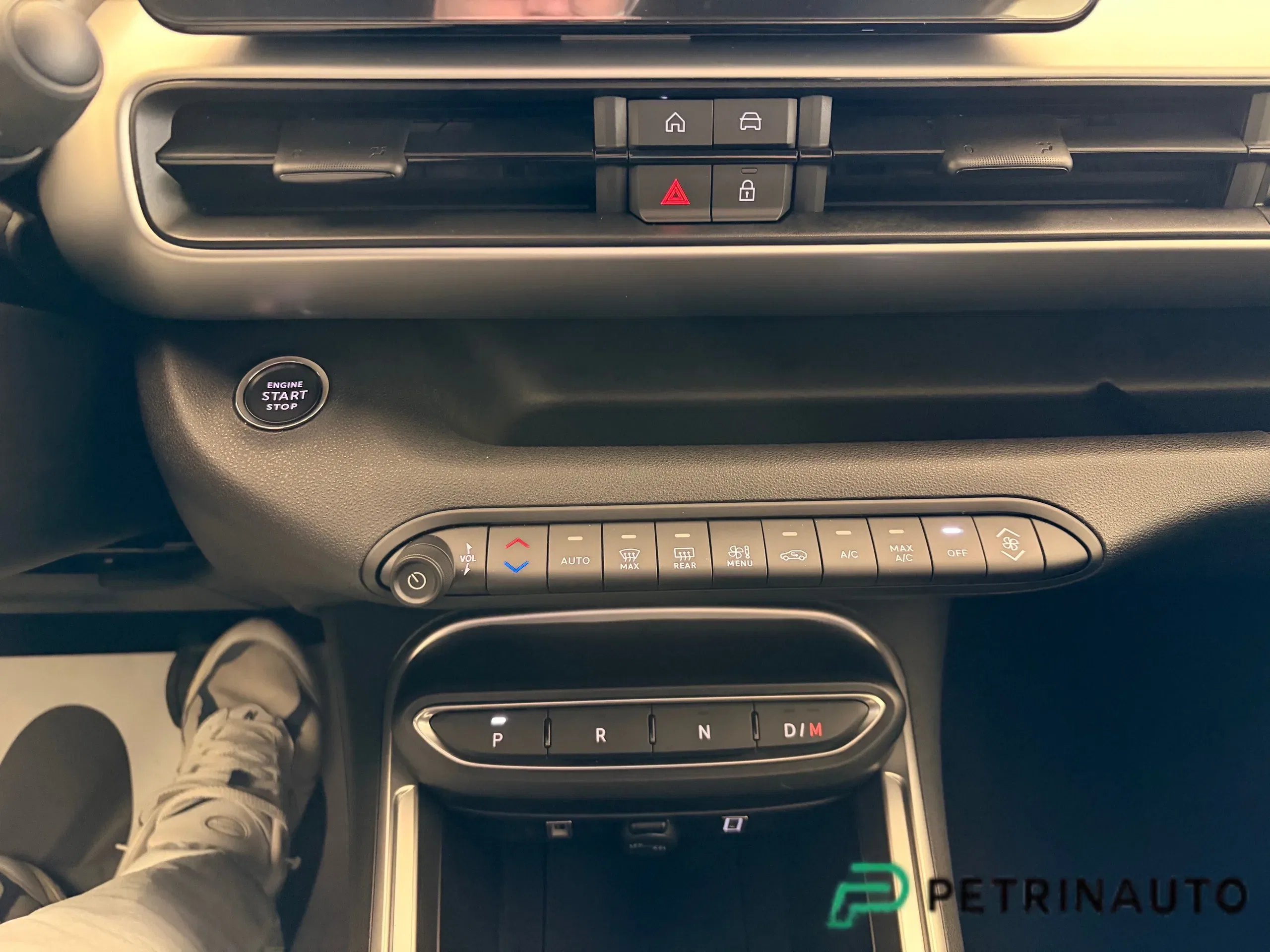 Jeep Avenger 1.2 turbo e-hybrid mhev Altitude fwd 110cv edct6 Km.0 Nazionale foto 18