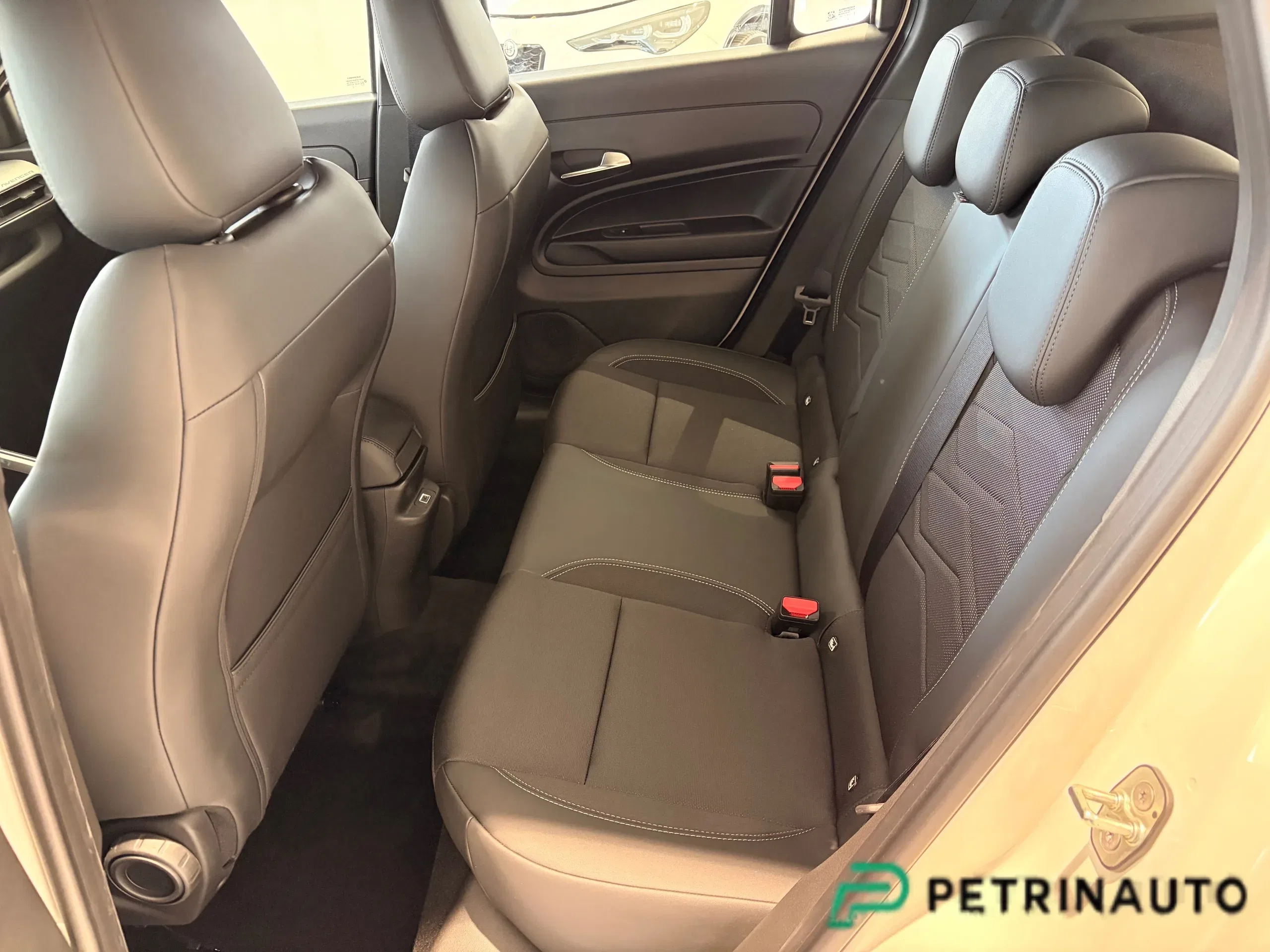 Jeep Avenger 1.2 turbo e-hybrid mhev Altitude fwd 110cv edct6 Km.0 Nazionale foto 21
