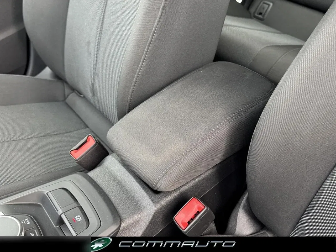 Audi Q2 30 TDI S tronic Business foto 24