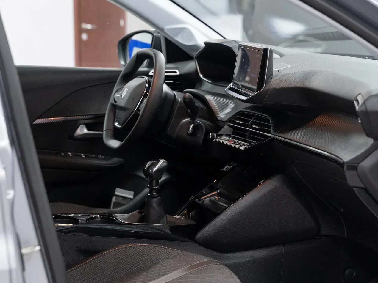 Peugeot 208 1.2 Puretech Allure S&S 100CV foto 17