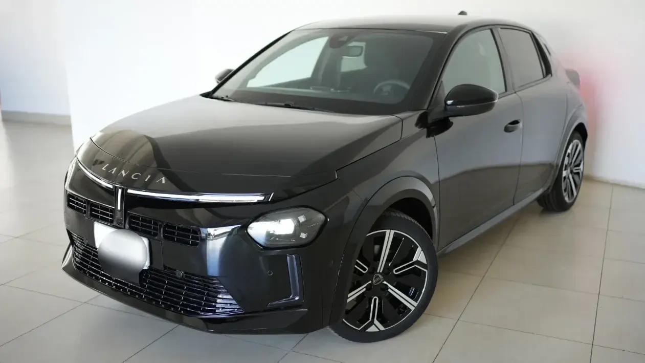 Lancia Ypsilon Hybrid e-DCT LX