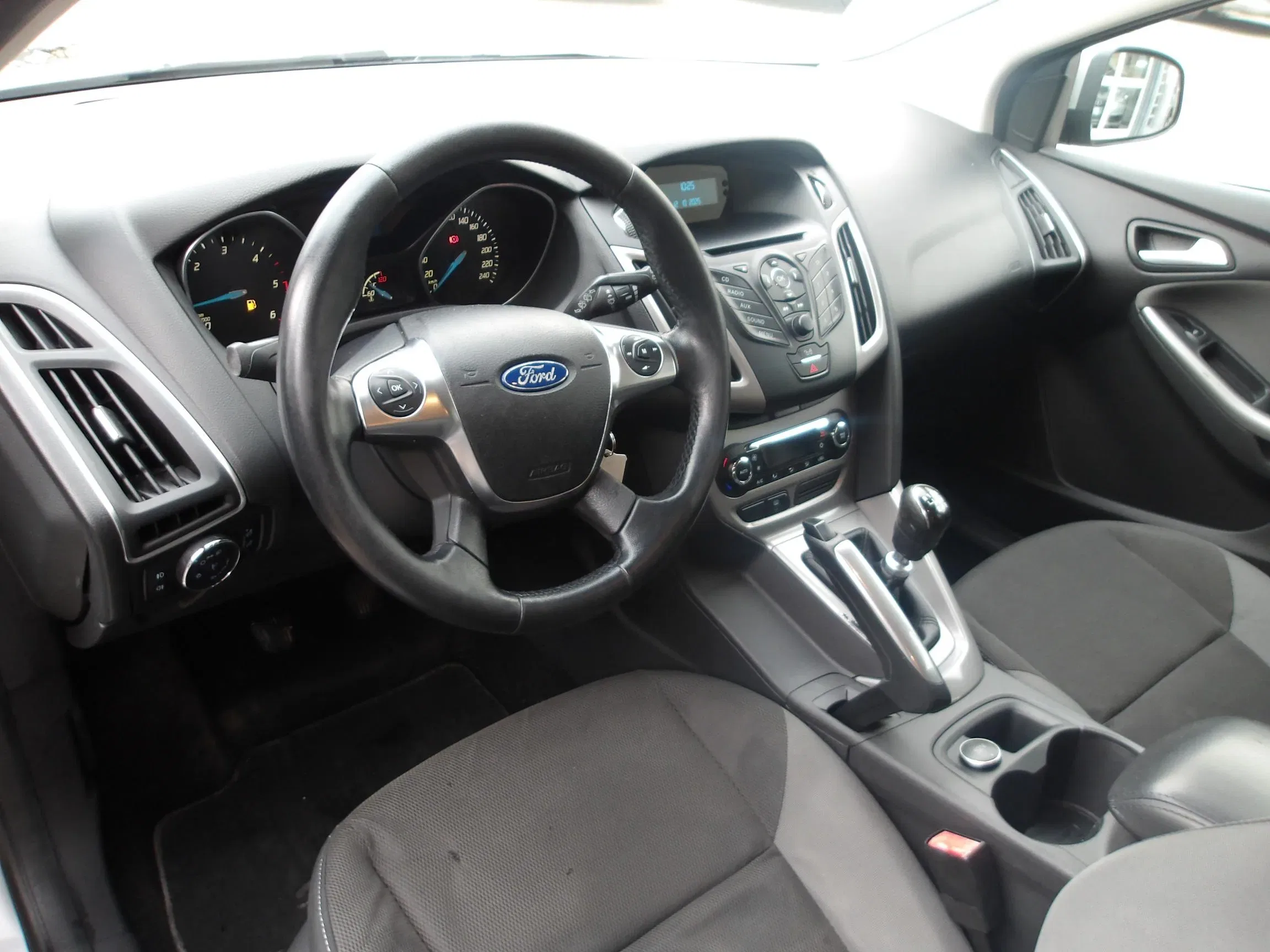 FORD FOCUS 1.6 TDCi 115 CV Business foto 10