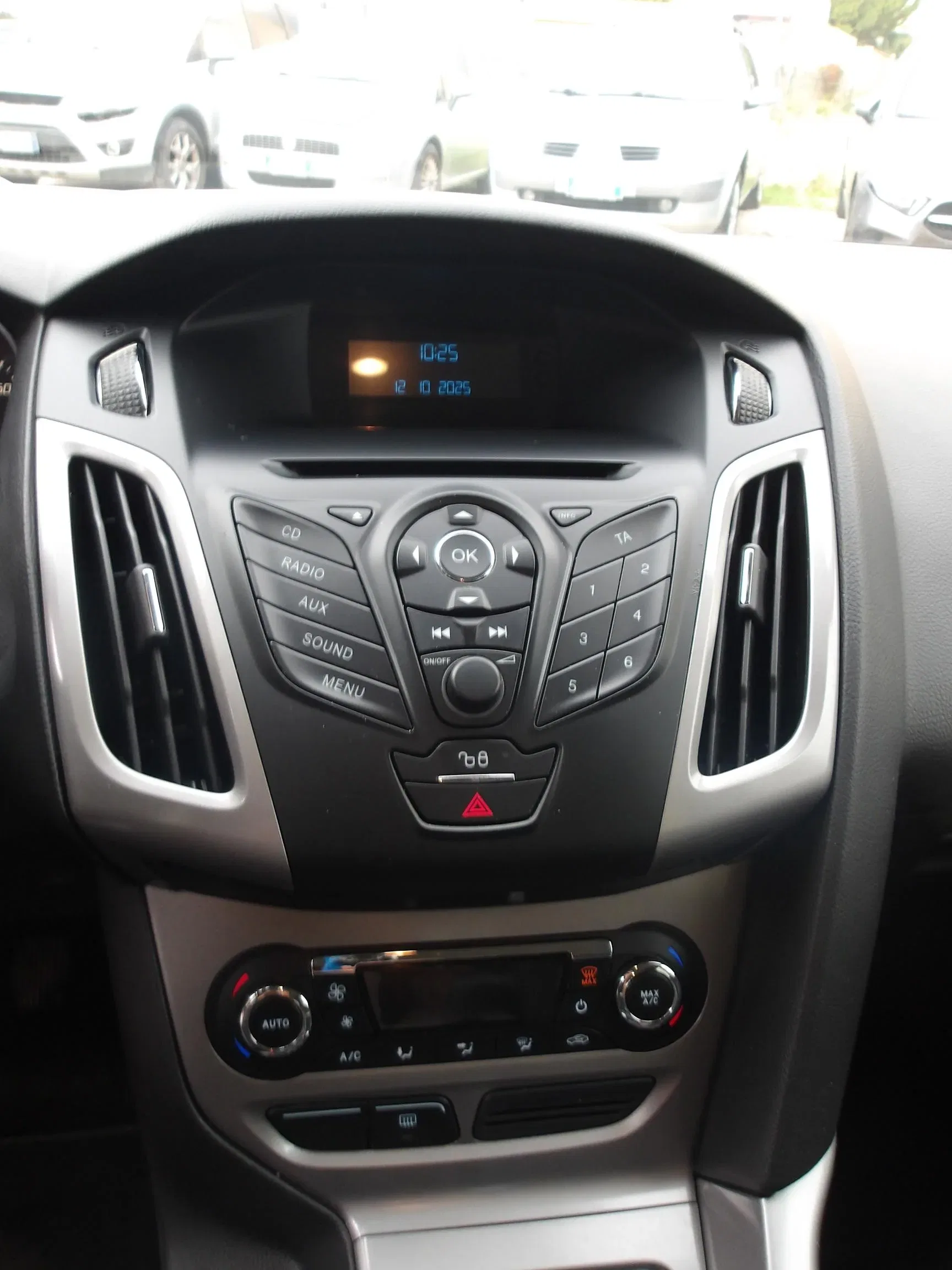 FORD FOCUS 1.6 TDCi 115 CV Business foto 12