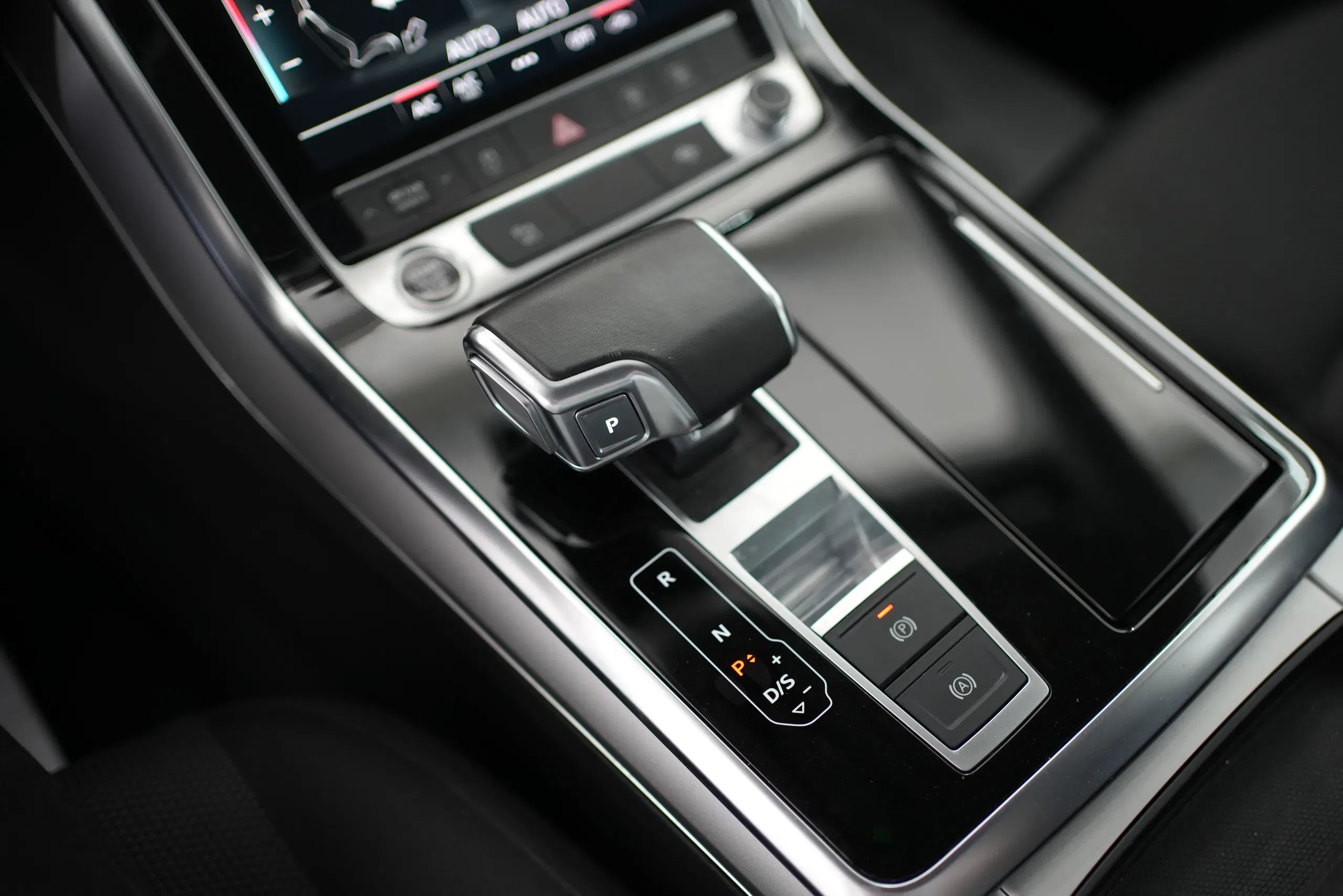 Audi Q8 45 TDI quattro tiptronic S Line foto 15