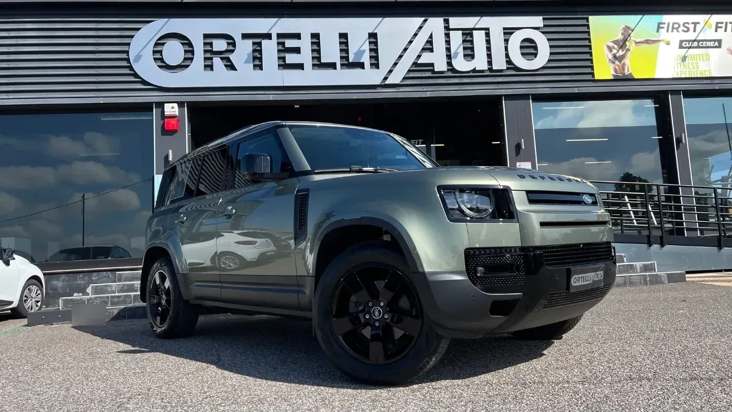 Land Rover Defender 110 3.0D I6 250 CV AWD Auto SE