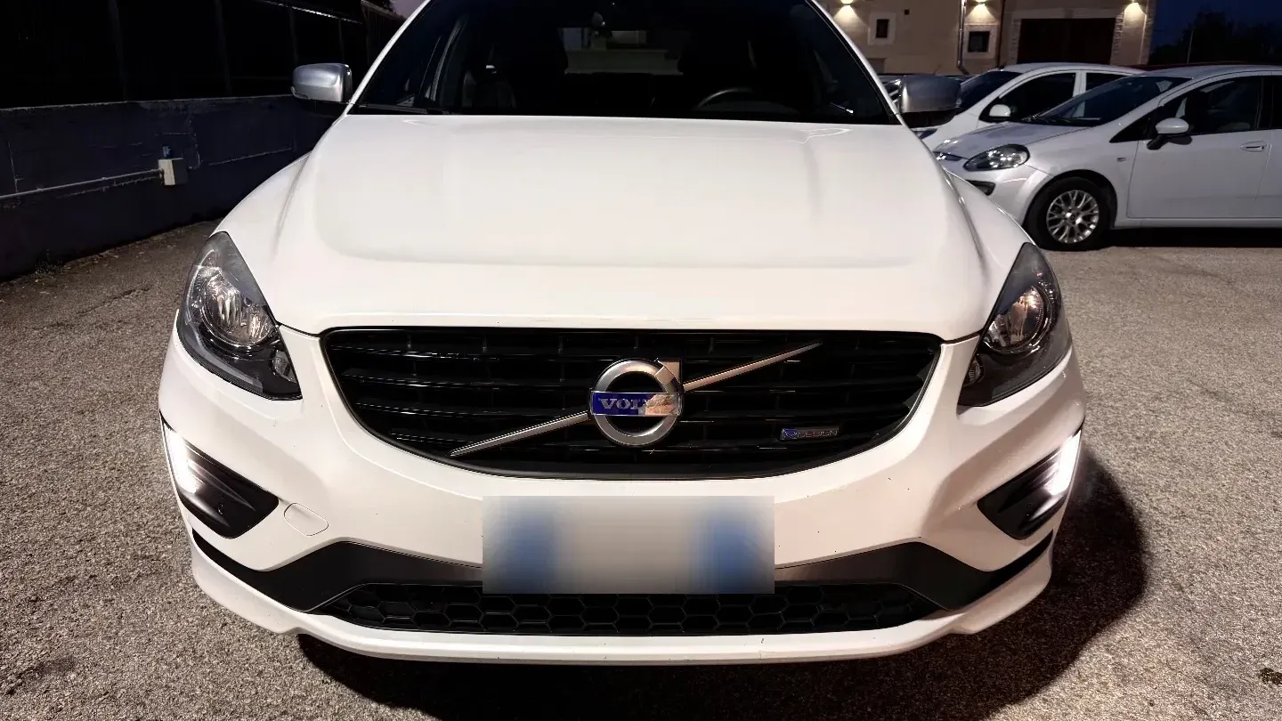 Volvo XC60 D5 AWD Geartronic R-design Momentum