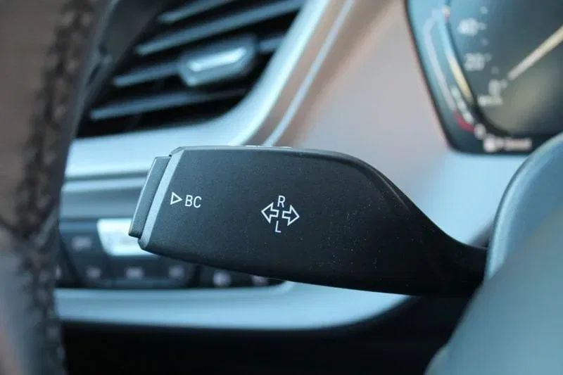 BMW Serie 1 d 116CV 5p. Business Advantage aut. foto 13