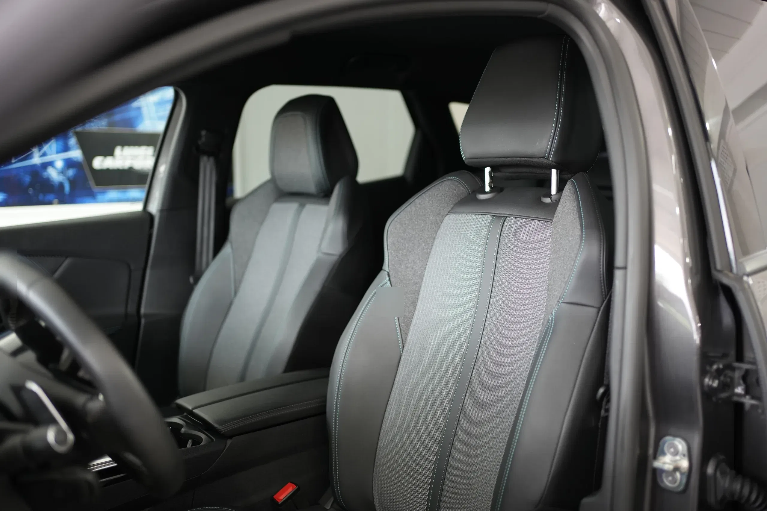 Peugeot 3008 BlueHDi 130cv EAT8 GT Pack+Tetto Apribile foto 8