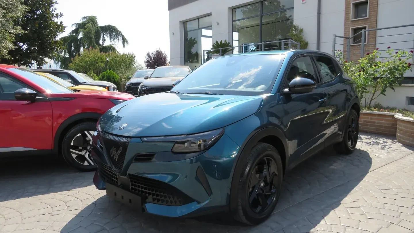 Alfa Romeo Junior 1.2 136 CV Hybrid eDCT6