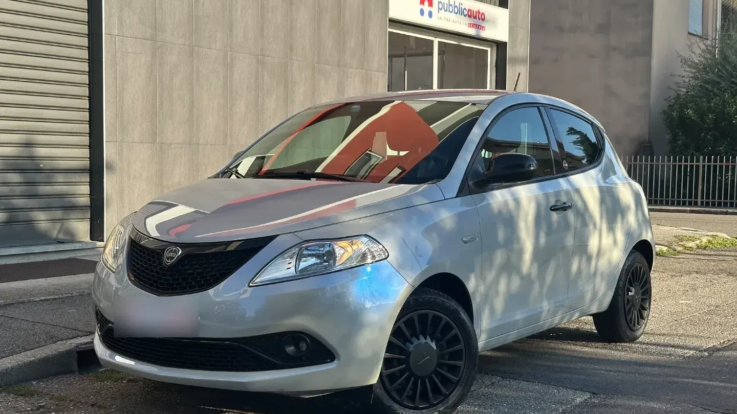 Lancia Ypsilon 1.0 FireFly 5p. S&S Hybr. Maryne