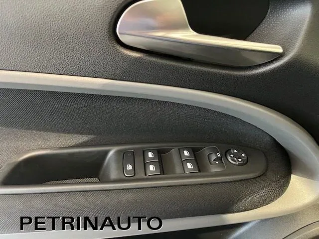 JEEP Avenger 1.2 Turbo MHEV DCT Longitude+Pack Winter Nazionale foto 9