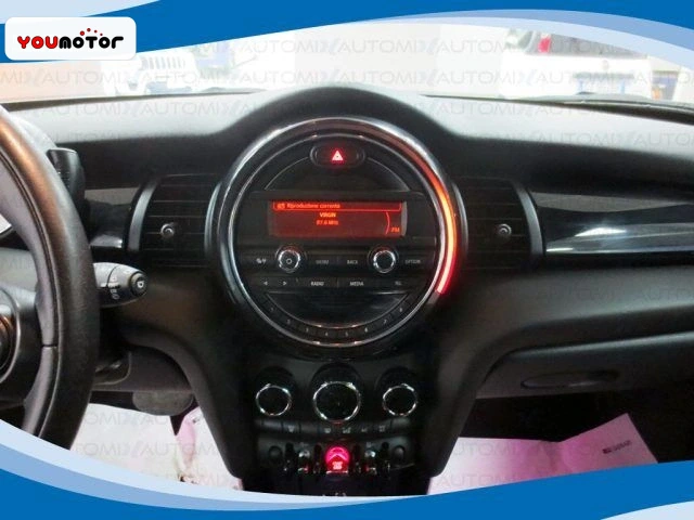 MINI Cooper D 1.5 115 CV 5 Porte AUT EU6 foto 6