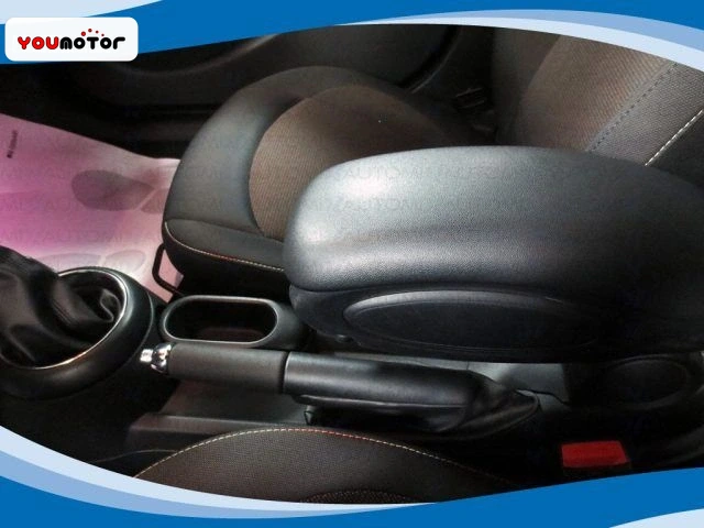 MINI Cooper D 1.5 115 CV 5 Porte AUT EU6 foto 9