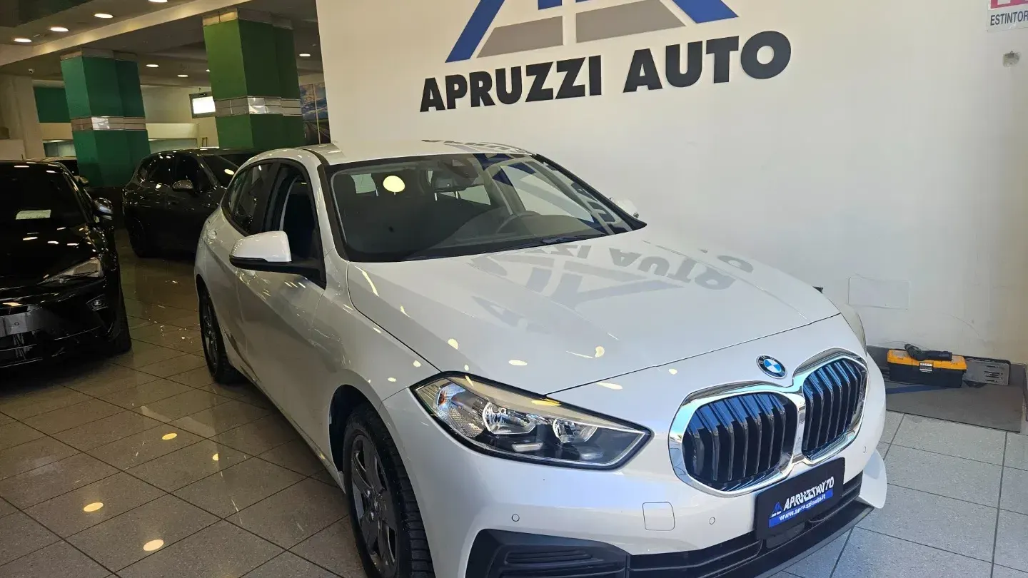 BMW 118d 5p. Advantage