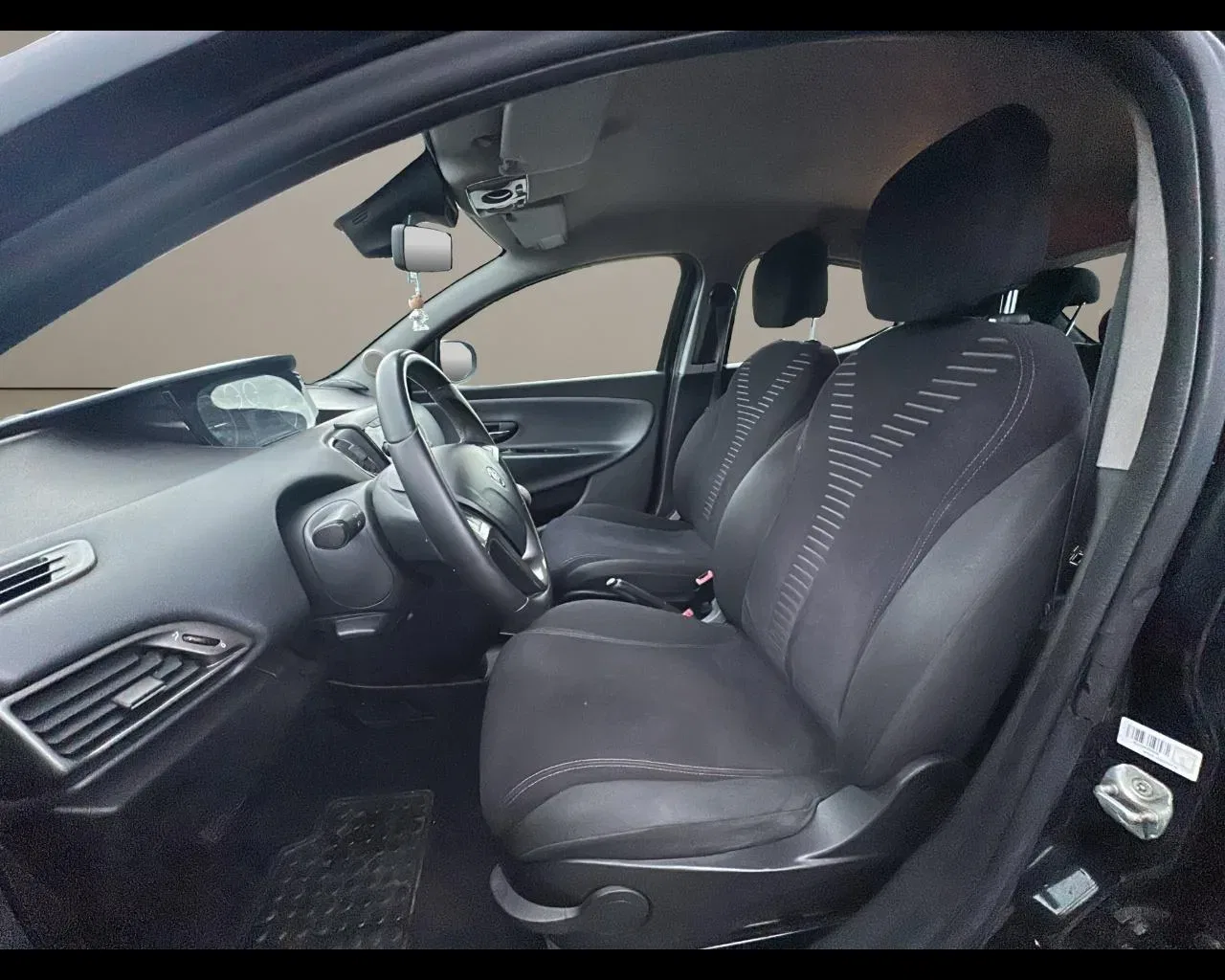 Lancia Ypsilon 0.9 TwinAir 85 CV 5 porte S&S DFN Platinum foto 7