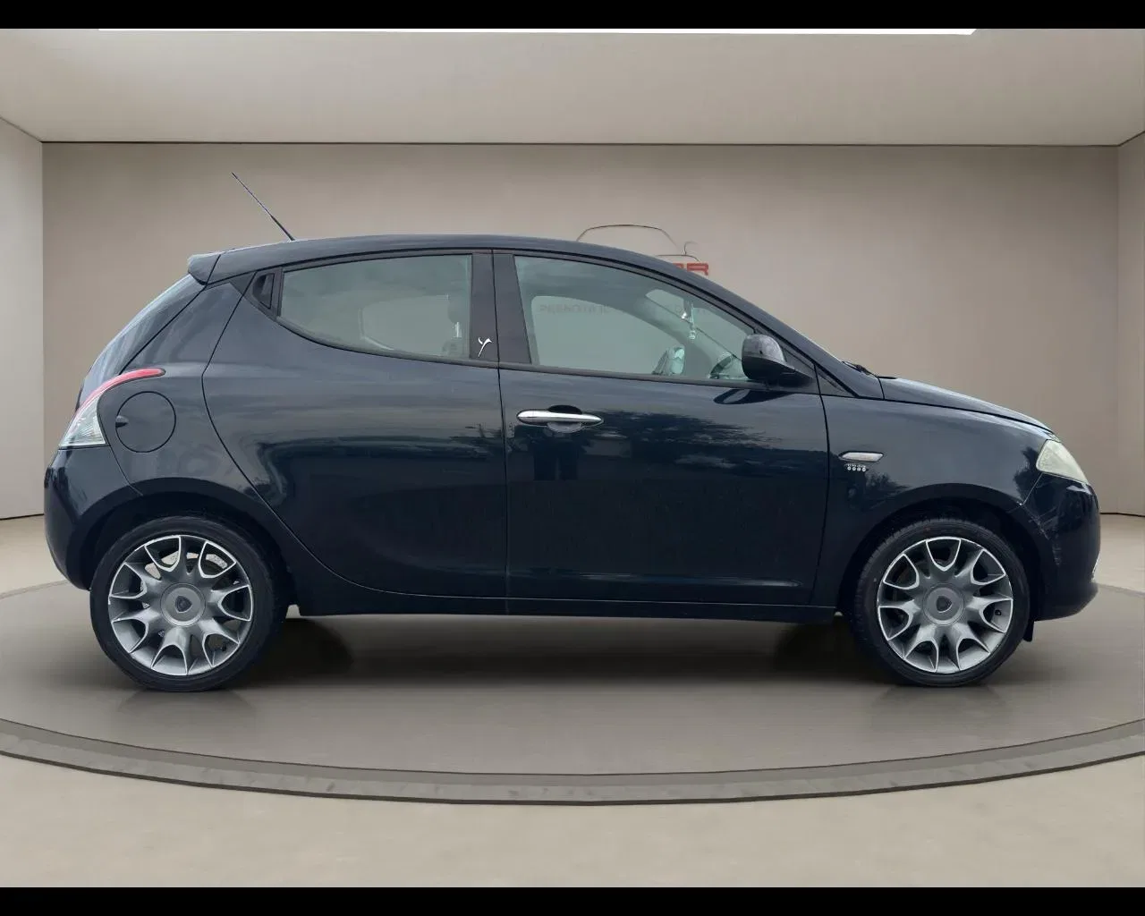 Lancia Ypsilon 0.9 TwinAir 85 CV 5 porte S&S DFN Platinum foto 3