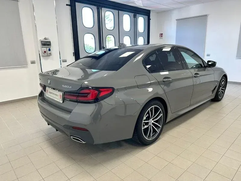 BMW 520 d 48V Msport XDrive foto 4