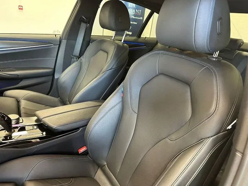 BMW 520 d 48V Msport XDrive foto 8