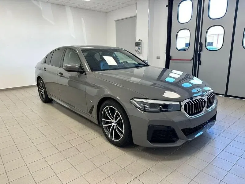 BMW 520 d 48V Msport XDrive foto 3