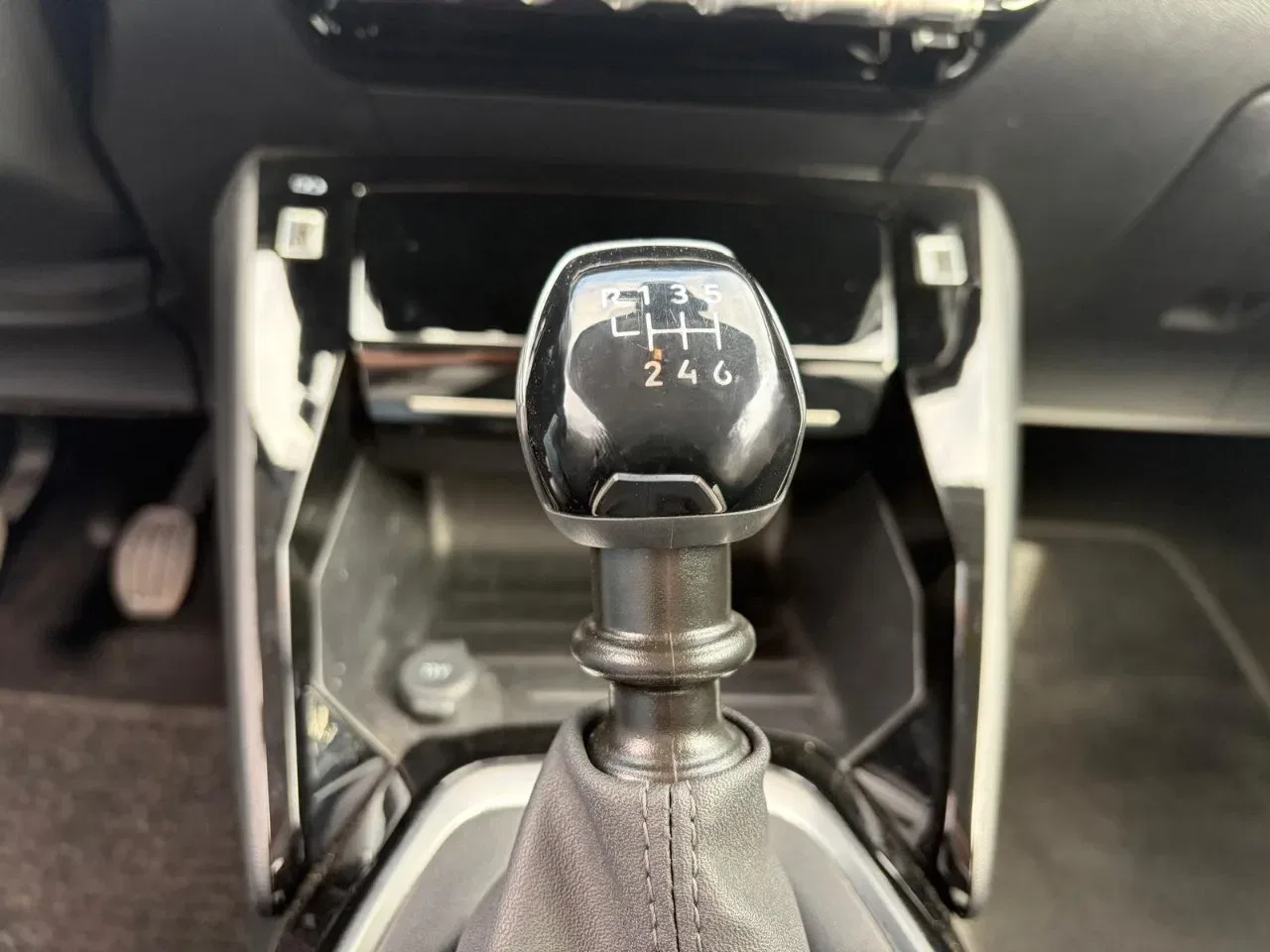 Peugeot 208 PROMO 1.2 puretech Allure s&s 100cv foto 14
