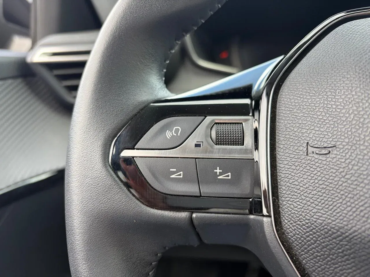 Peugeot 208 PROMO 1.2 puretech Allure s&s 100cv foto 19
