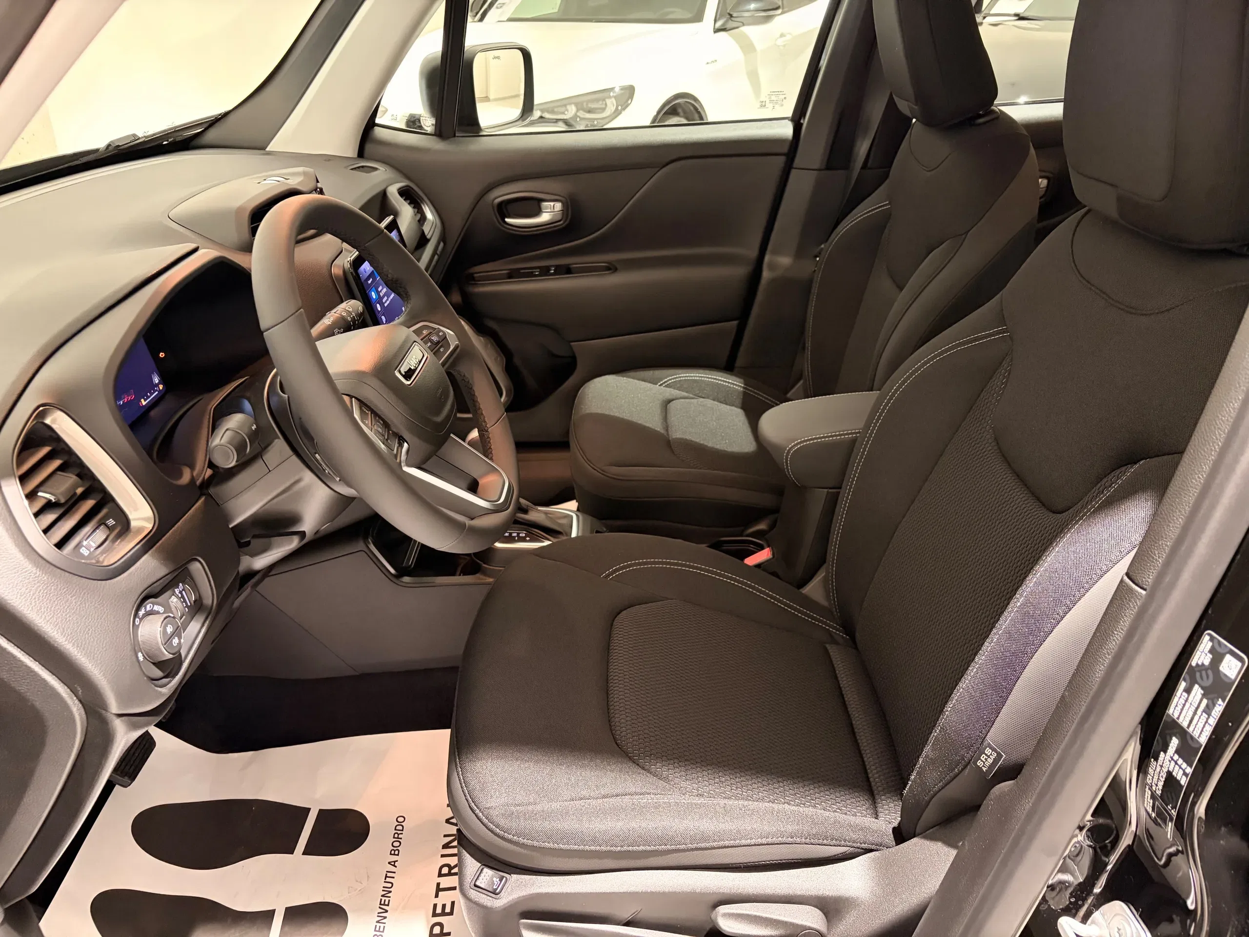 Jeep Renegade 1.5 turbo t4 mhev Altitude 2wd dct Km Zero Nazionale foto 11