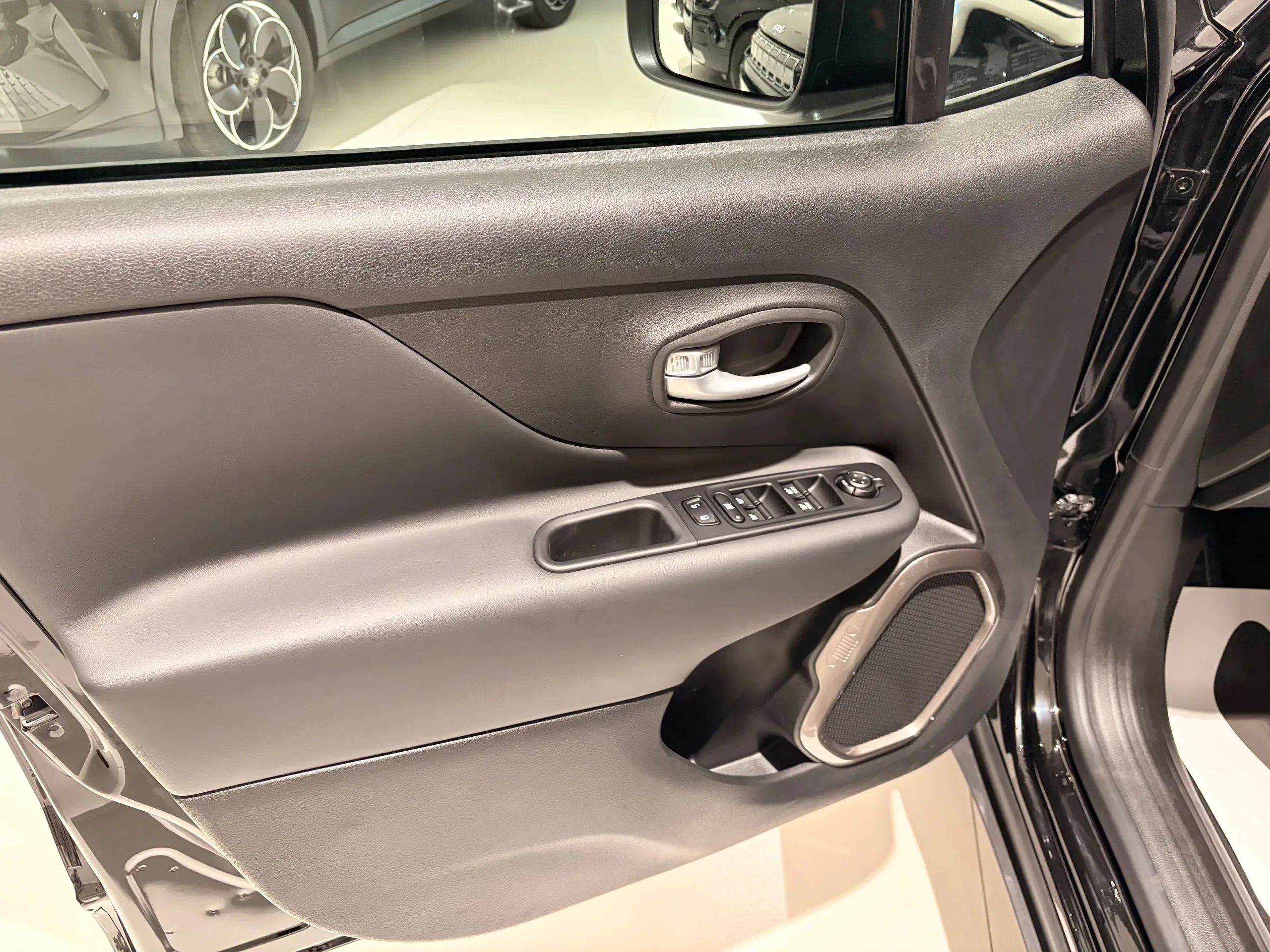 Jeep Renegade 1.5 turbo t4 mhev Altitude 2wd dct Km Zero Nazionale foto 9